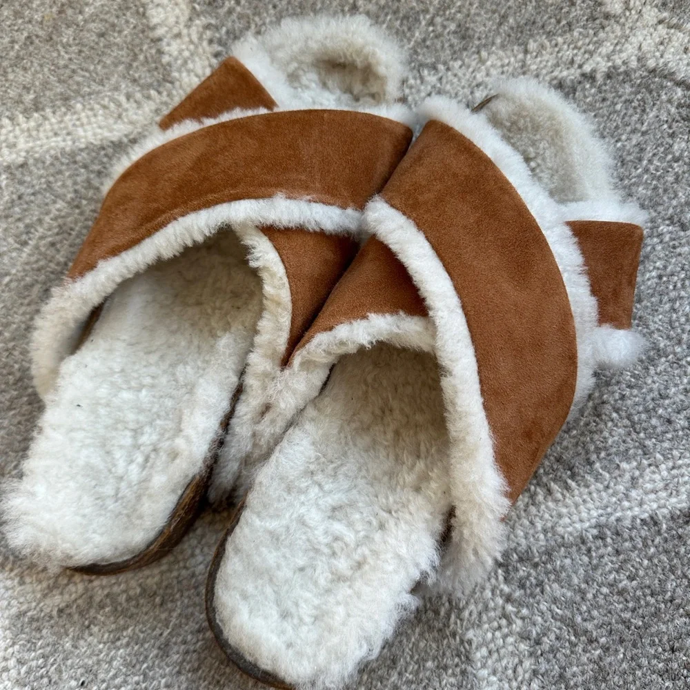 Jenni Kayne Shearling-Lined Slippers - Picture 5 of 5
